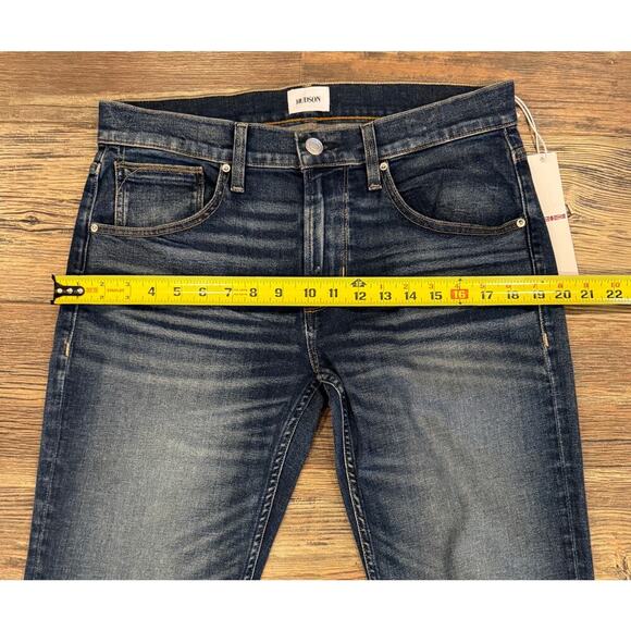 Hudson Jeans Byron Straight Leg High-Rise, No inside labels. Measures size 31/32 - Picture 2 of 6